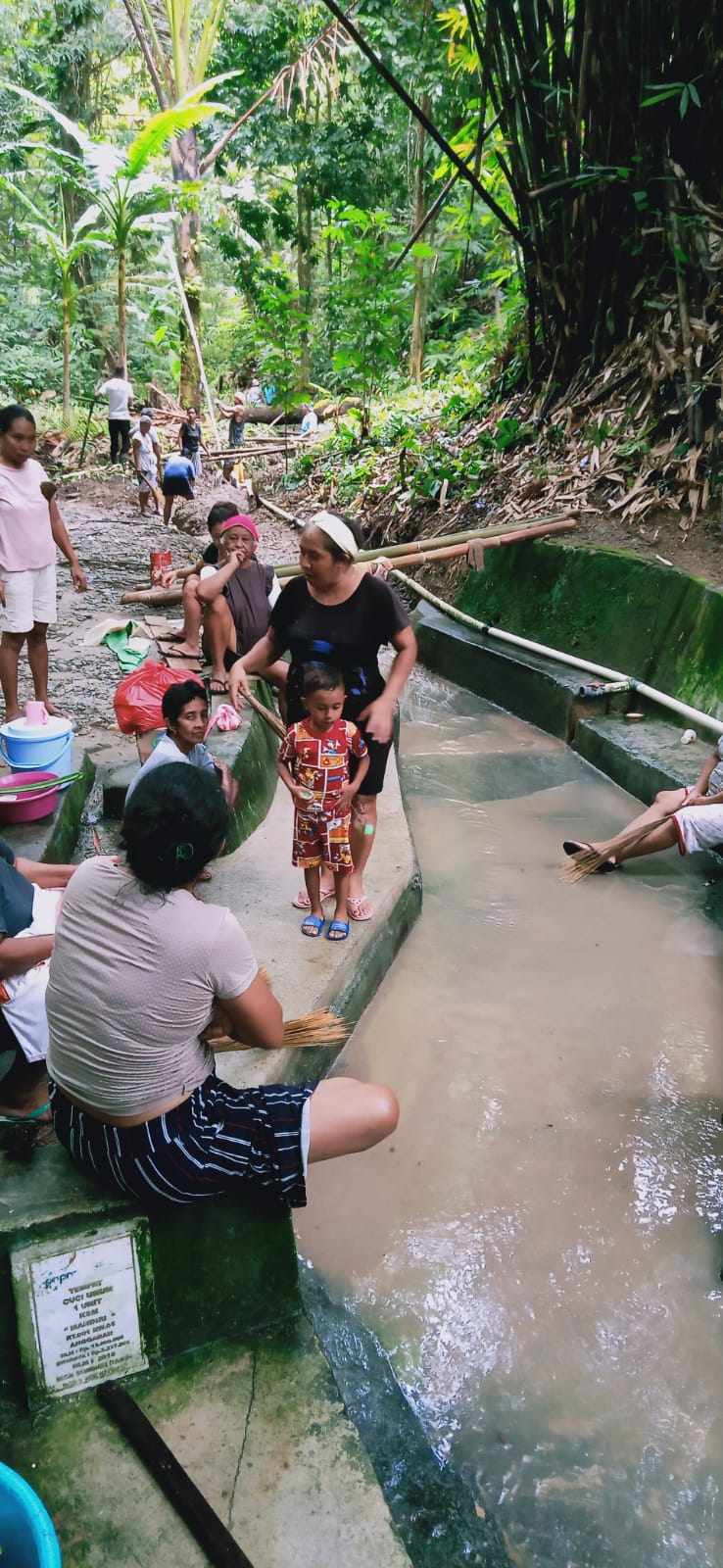 Warga RW.01, Gotong Royong Bersih Tempat Cuci Umum